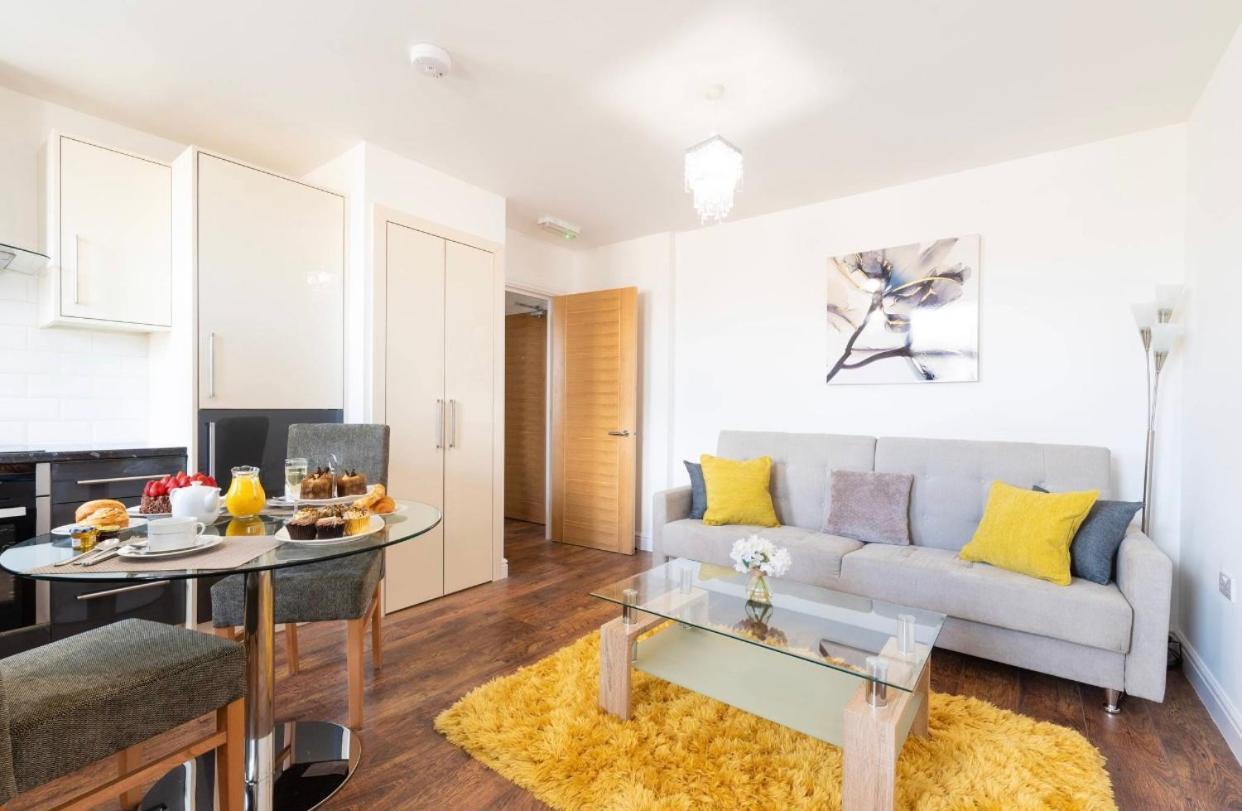 City Apartments By Elegance Living Peterborough Ngoại thất bức ảnh